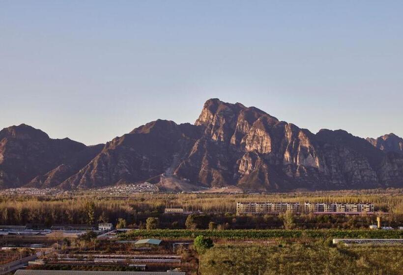 Premium room w/ mountain view, Beijing Marriott Hotel Yanqing