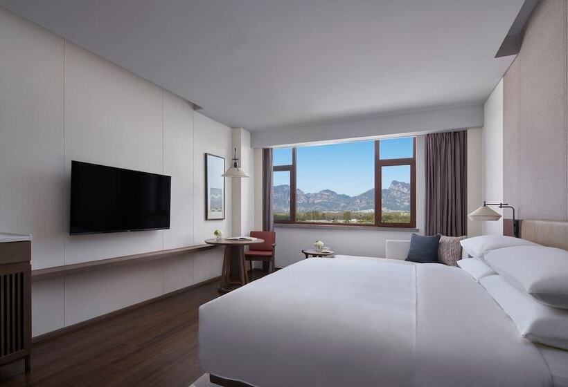 Premium room w/ mountain view, Beijing Marriott Hotel Yanqing