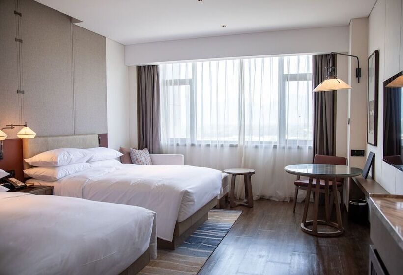 Premium room w/ mountain view, Beijing Marriott Hotel Yanqing