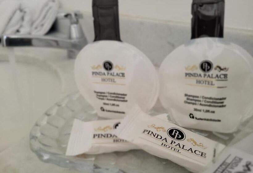 جناح سرير كينج, Pinda Palace