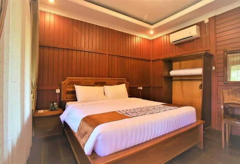 バルコニー付きデラックスルーム, Kasuari Exotic Resort Magelang