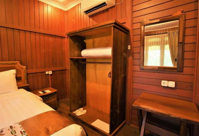 带阳台的豪华间, Kasuari Exotic Resort Magelang