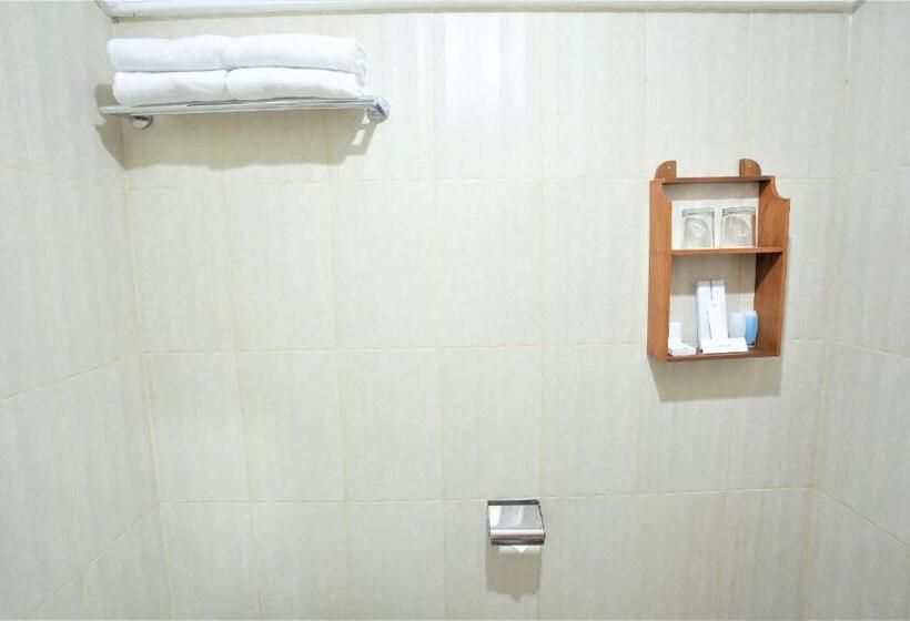 バルコニー付きデラックスルーム, Kasuari Exotic Resort Magelang