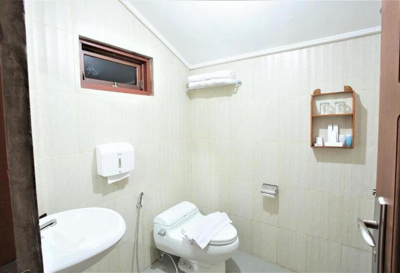 带阳台的豪华间, Kasuari Exotic Resort Magelang