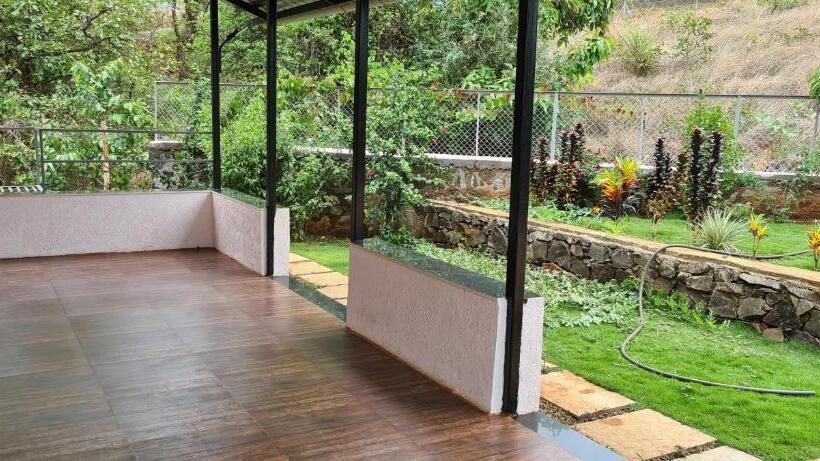 חדר סטנדרט לשלושה, Machan Villa