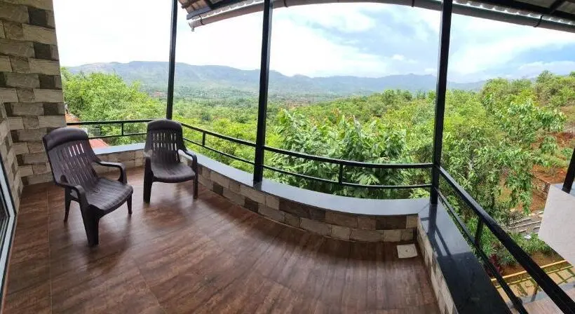 スタンダードトリプルルーム, Machan Villa