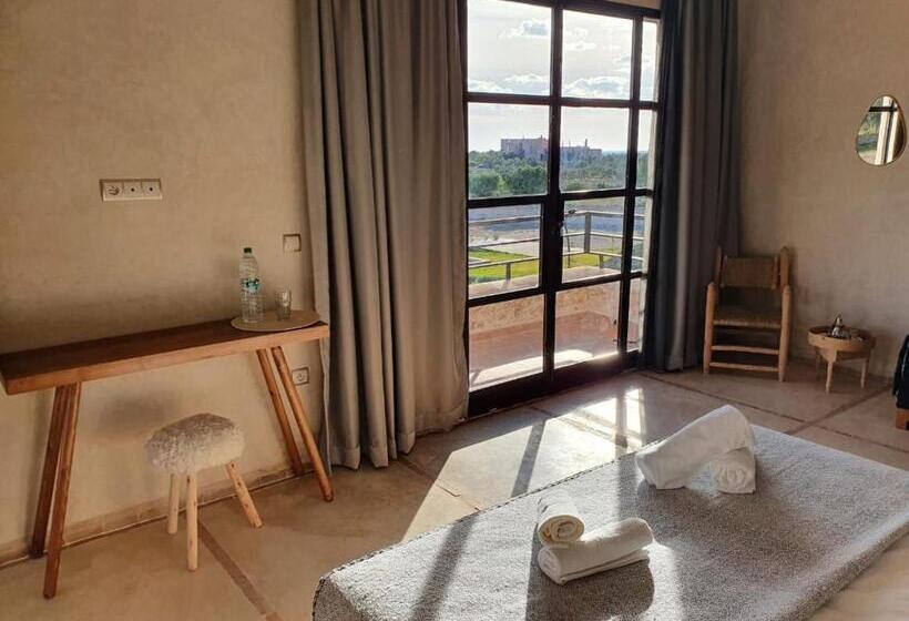 اتاق استاندارد سه نفره, Tassourt Lodge