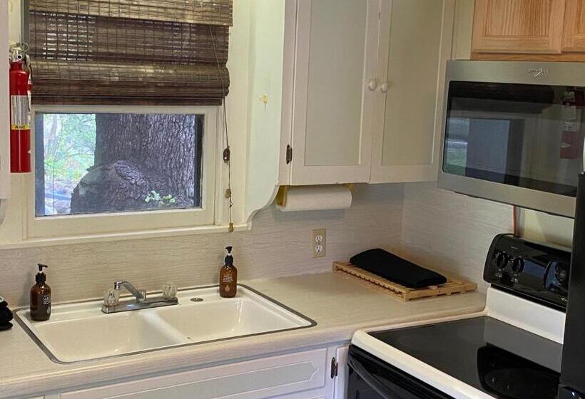 Номер Economy, The Springs Retreat