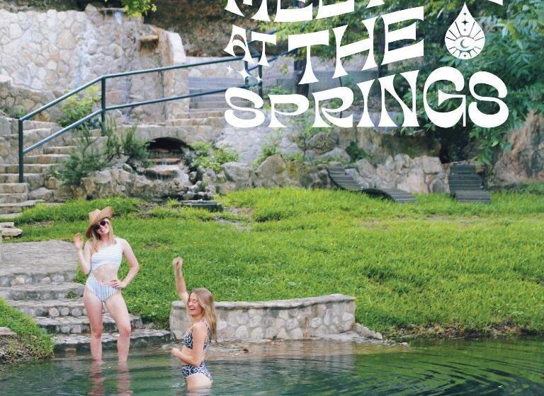 Номер Стандарт Четырехместный Совместный Санузел, The Springs Retreat