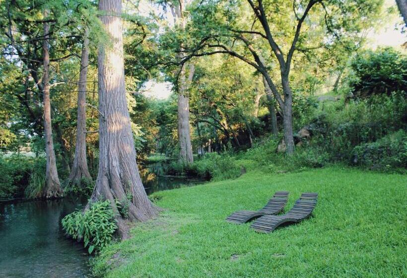 Номер Стандарт Четырехместный Совместный Санузел, The Springs Retreat