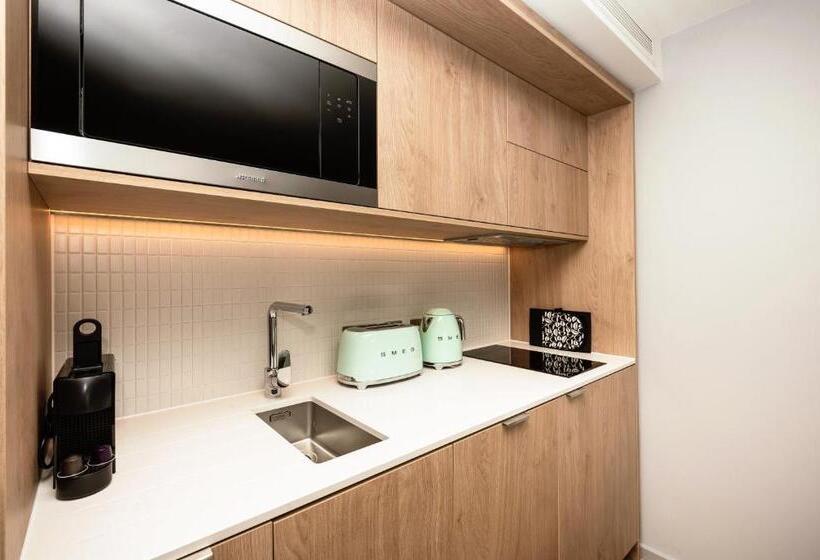 Студия Стандарт, Wilde Aparthotels London Aldgate Tower Bridge