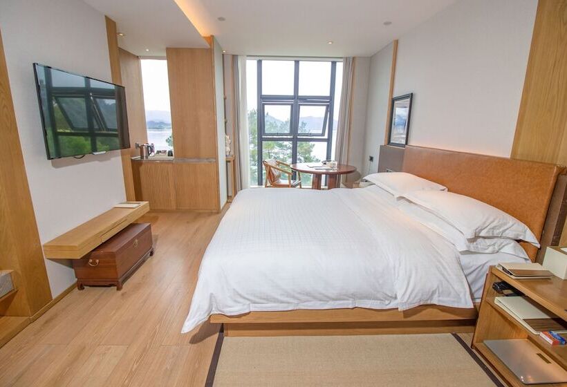 Номер Премиум Вид на Озеро, Voco Thousand Island Lake, An Ihg