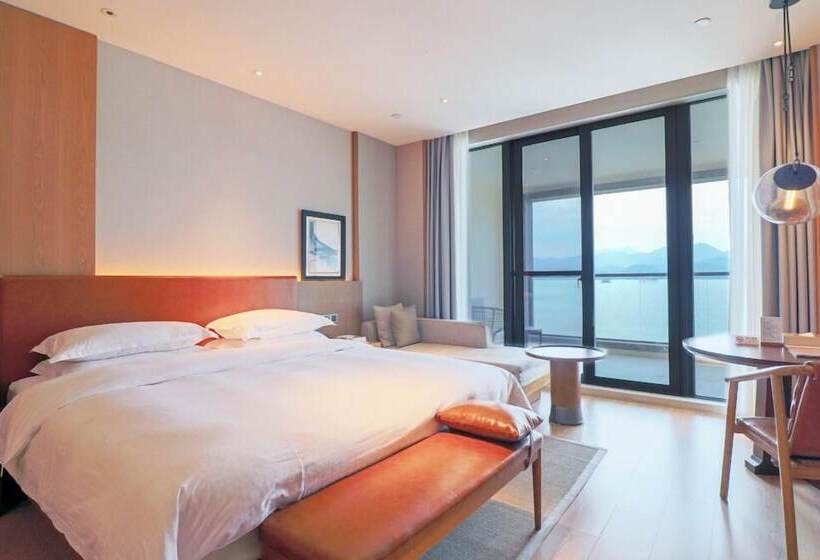 Номер Премиум Вид на Озеро, Voco Thousand Island Lake, An Ihg