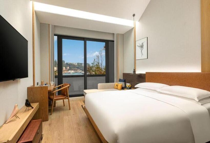 Номер Премиум, Voco Thousand Island Lake, An Ihg