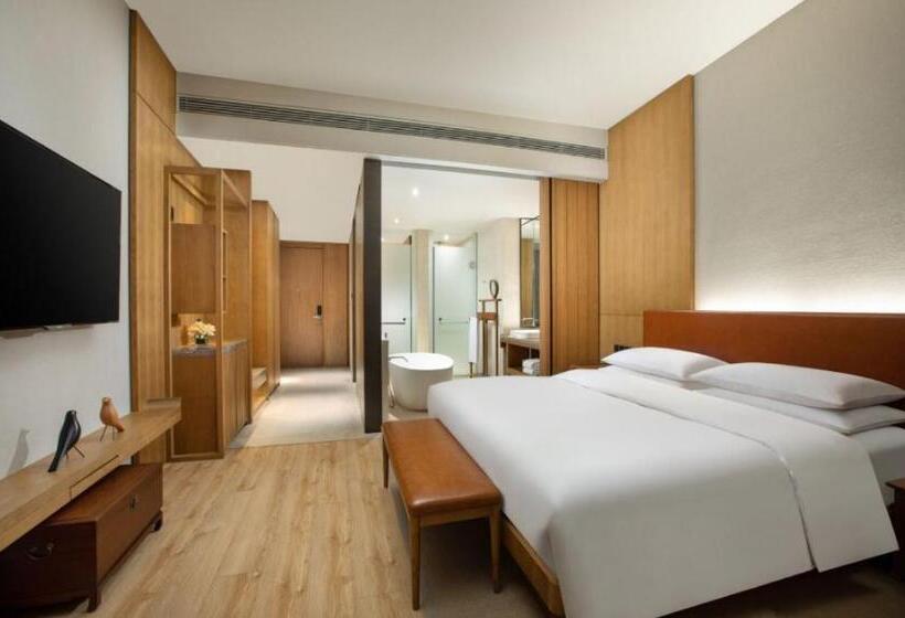 Номер Премиум, Voco Thousand Island Lake, An Ihg