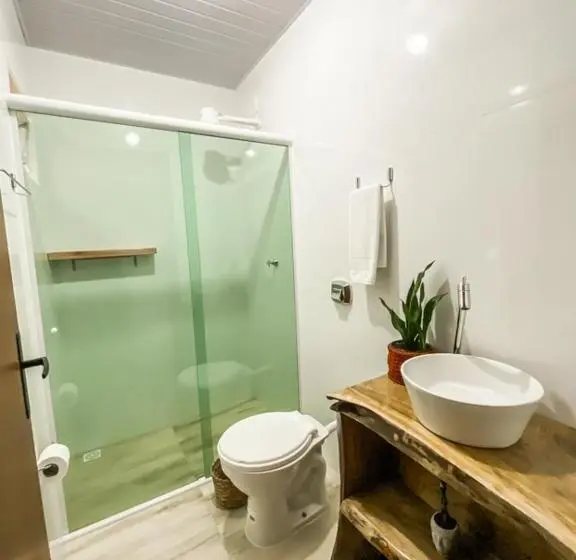 スタンダード４人部屋, Babitonga Hostel   100m Da Prainha