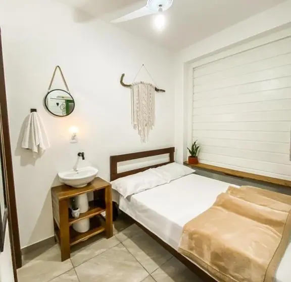 スタンダードルーム, Babitonga Hostel   100m Da Prainha