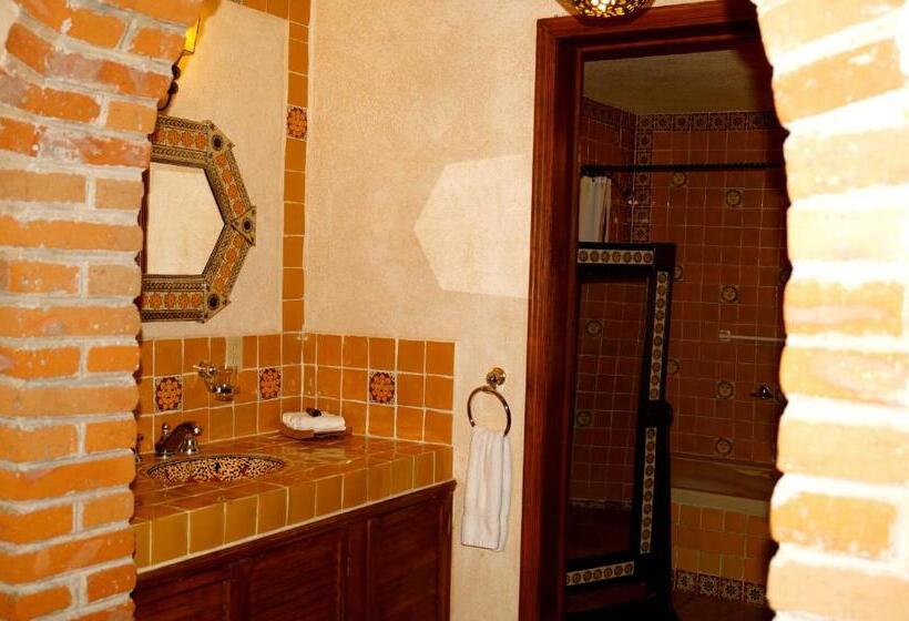 חדר סטנדרט עם מיטת קינג, Atotonilco Hotel & Club