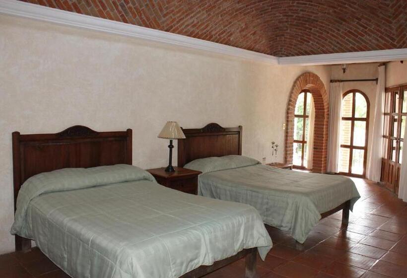 חדר סטנדרט שתי מיטות זוגיות, Atotonilco Hotel & Club