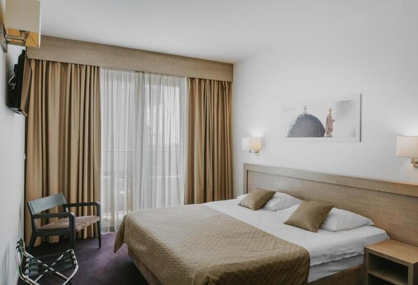 اتاق استاندارد, Adria