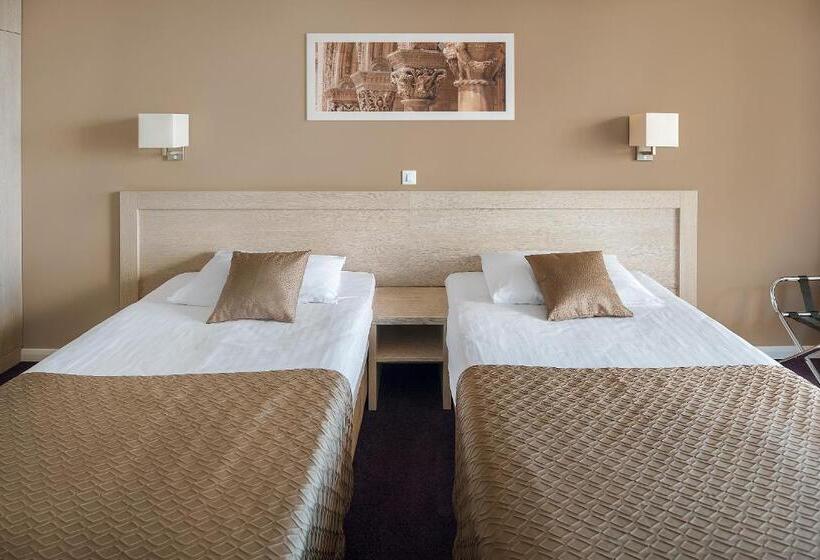 اتاق استاندارد, Adria