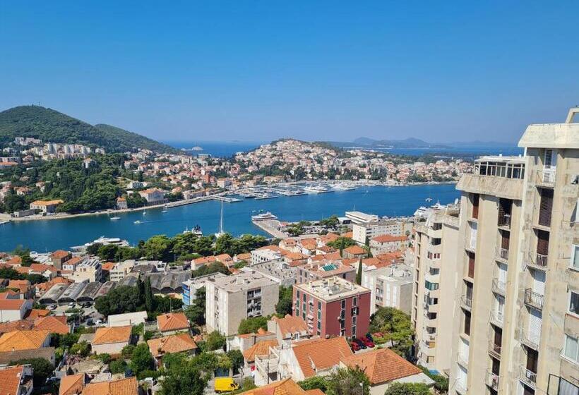 اتاق پرمیوم با چشم‌انداز دریا, Adria