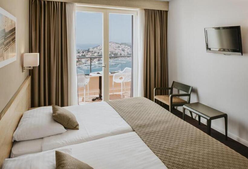 اتاق پرمیوم با چشم‌انداز دریا, Adria