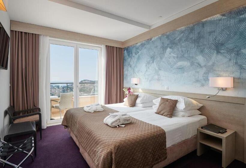 اتاق پرمیوم با چشم‌انداز دریا, Adria