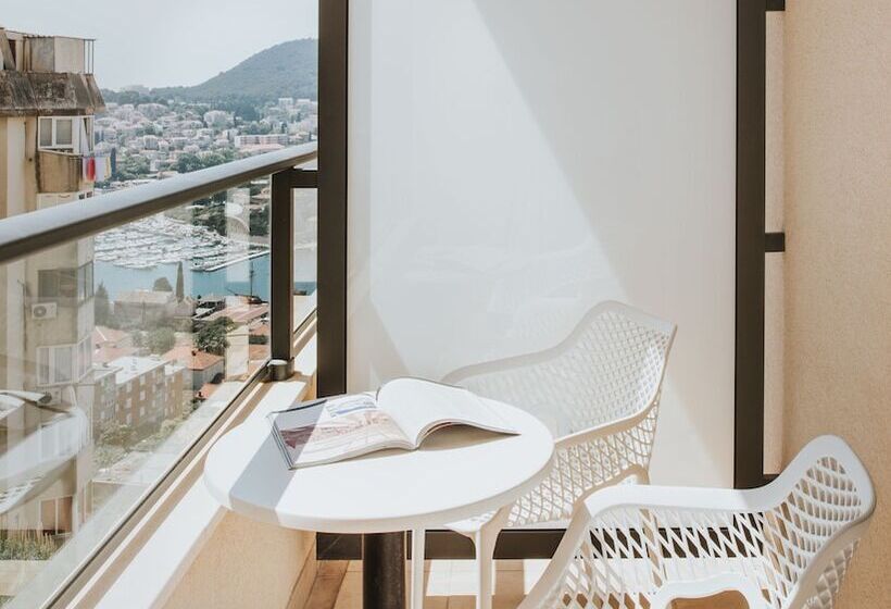 اتاق استاندارد, Adria