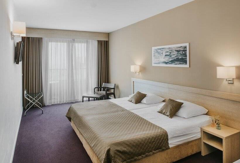 اتاق استاندارد, Adria