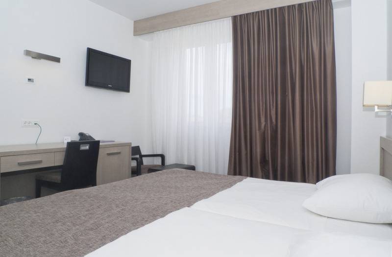 اتاق استاندارد, Adria