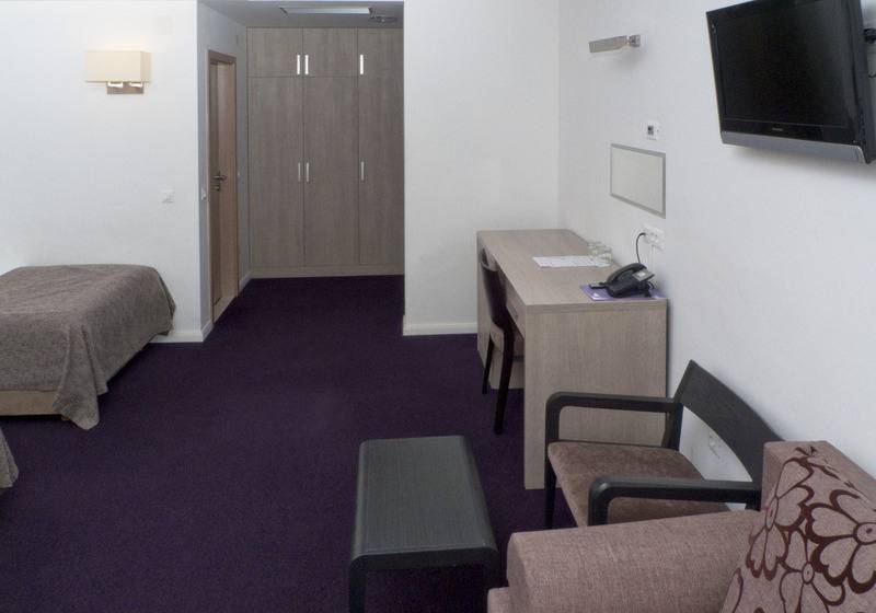 اتاق خانوادگی, Adria