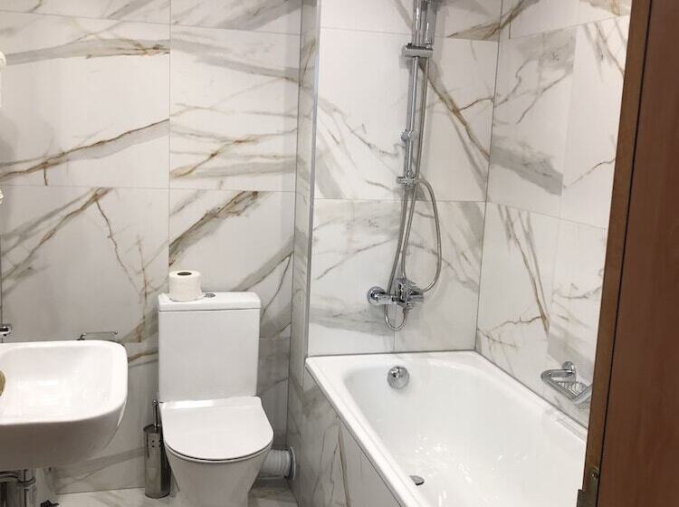 デラックスルーム, Anna Palace