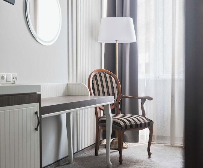 デラックストリプルルーム, Anna Palace