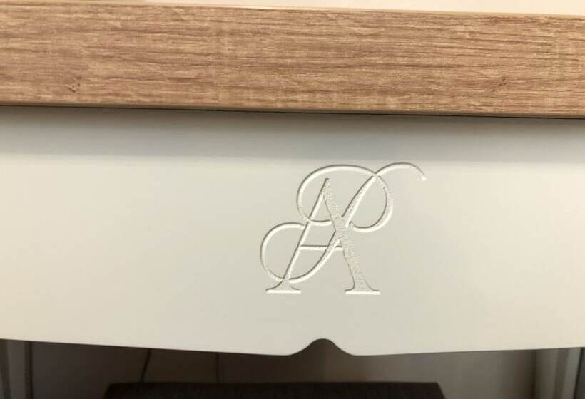 デラックストリプルルーム, Anna Palace