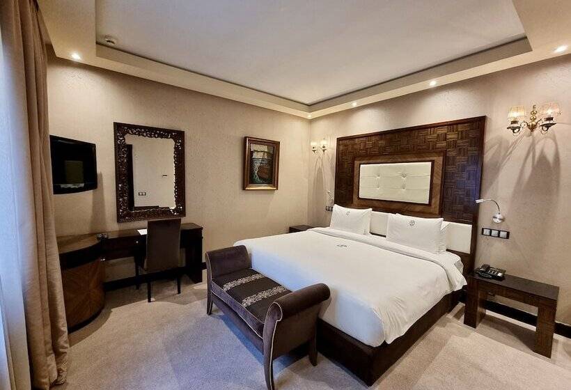 سوییت لوکس, Art Palace Suites & Spa