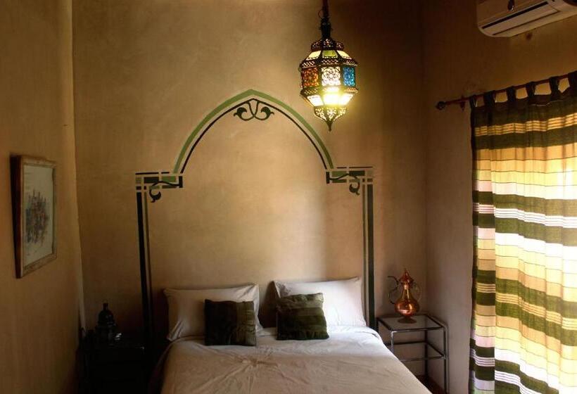 اتاق لوکس با چشم‌انداز باغ, Bassatine Skoura