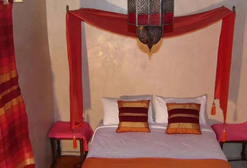 Comfort Kolmen Hengen Huone, Bassatine Skoura