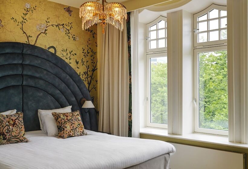 سوییت جونیور, Christiania Teater