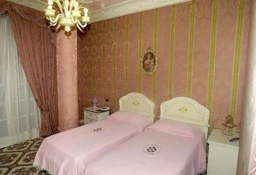 اتاق استاندارد, Grand Hotel La Sonrisa