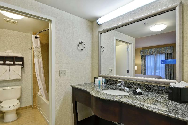 스탠다드 스튜디오 킹침대, Hampton Inn & Suites Wilkes Barre/scranton