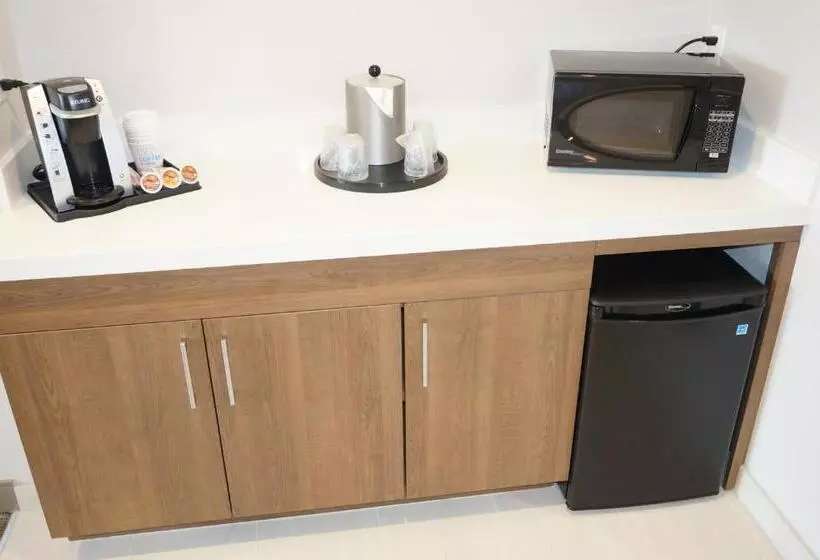 キングサイズベッドのエクゼクティブルーム, Holiday Inn Express Fremont   Milpitas Central, An Ihg