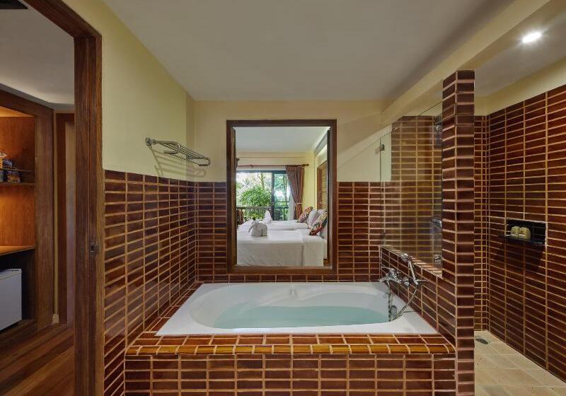 Номер Deluxe, Khaolak Paradise Resort