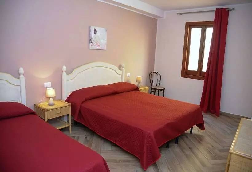 اتاق استاندارد سه نفره, La Rosa Hotel Selinunte