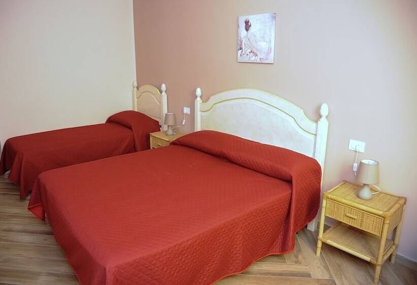 غرفة قياسية ثلاثية, La Rosa Hotel   Selinunte