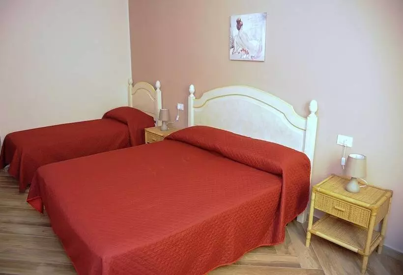 اتاق استاندارد سه نفره, La Rosa Hotel Selinunte