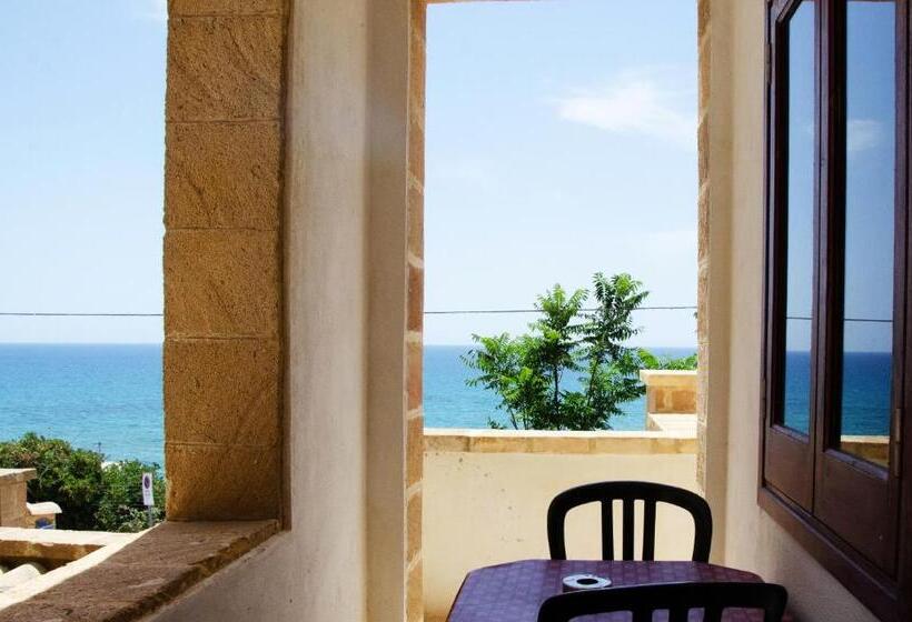 غرفة ديلوكس مطلّة علي البحر, La Rosa Hotel   Selinunte