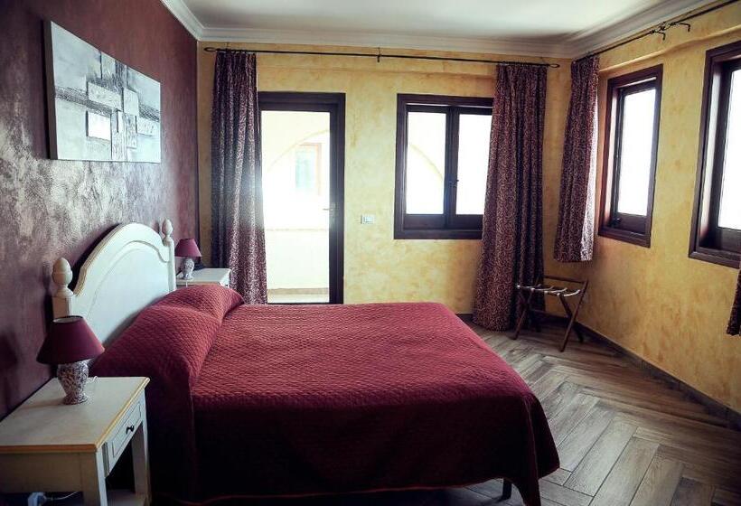 غرفة قياسية إطلالة جانبية علي البحر, La Rosa Hotel   Selinunte