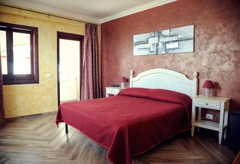 غرفة قياسية إطلالة جانبية علي البحر, La Rosa Hotel   Selinunte