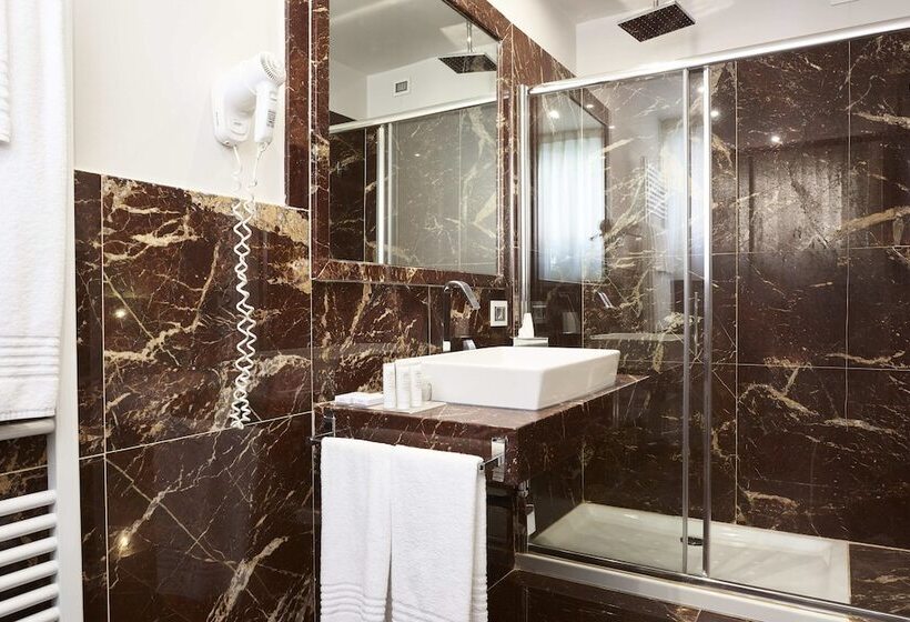 חדר קלאסי, Michelangelo